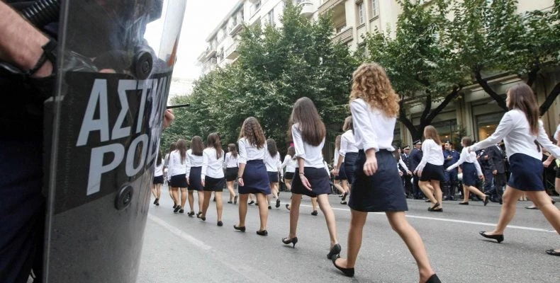 Μπράβο του! – Ο δήμαρχος Παλλήνης στηρίζει τους μαθητές που τιμωρήθηκαν